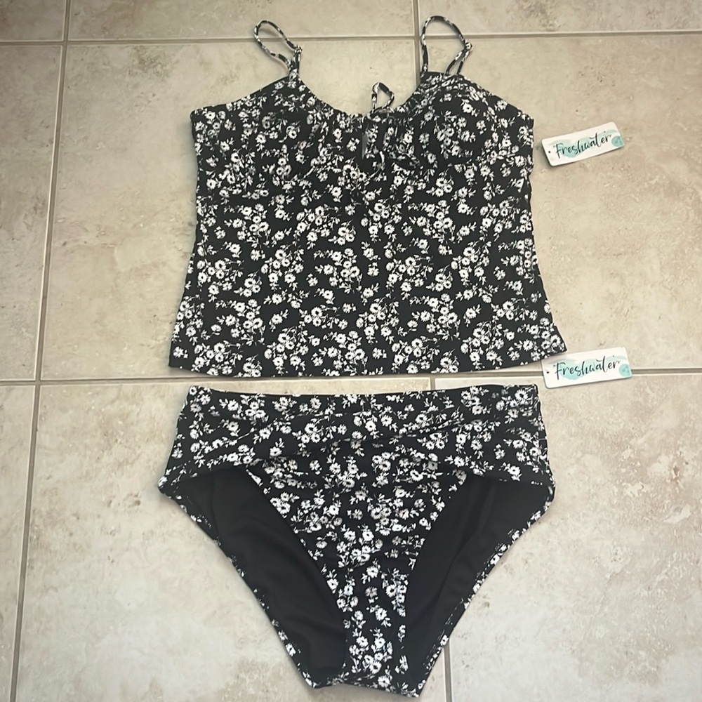 Kohls Freshwater Tankini set matching top and bottom